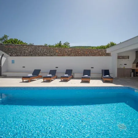 아파트 Josipa-3 *