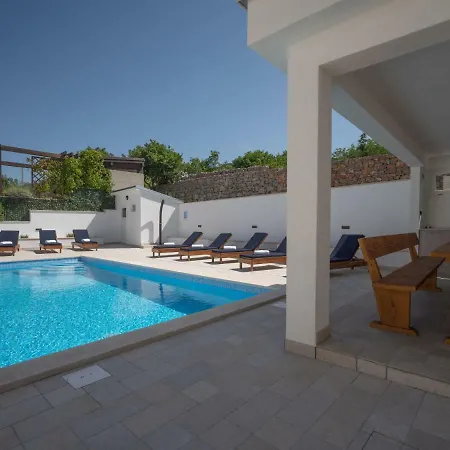 Josipa-3 아파트 클레노비차