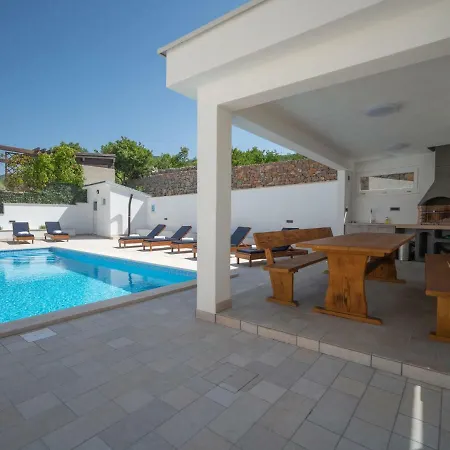 아파트 Josipa-3 *